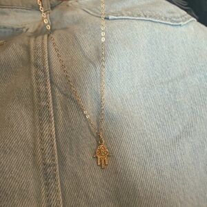 Gold Pendant Necklace